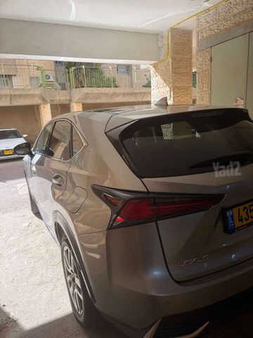 לקסוס NX