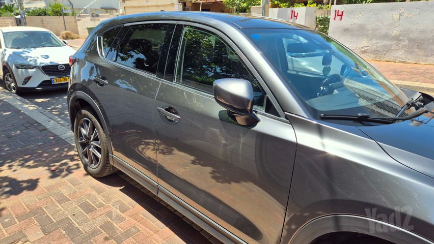 מודעת רכב מאזדה CX-5