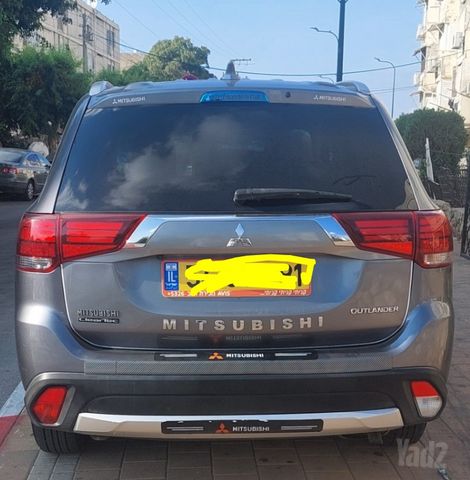 מיצובישי אאוטלנדר