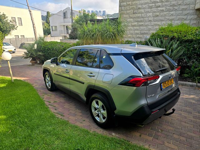טויוטה RAV4
