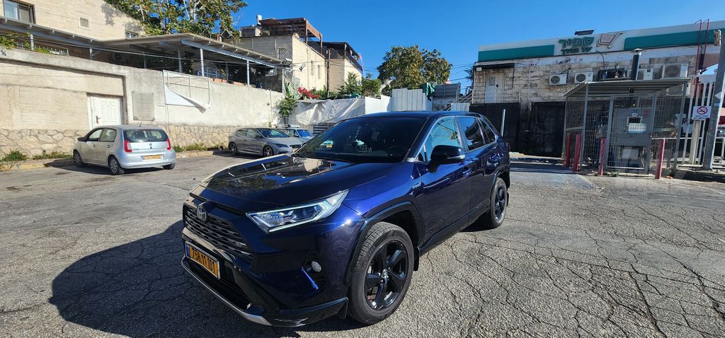טויוטה RAV4