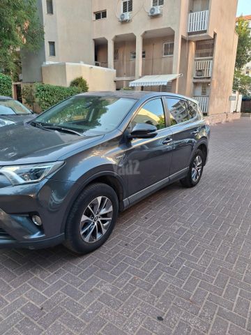 טויוטה RAV4