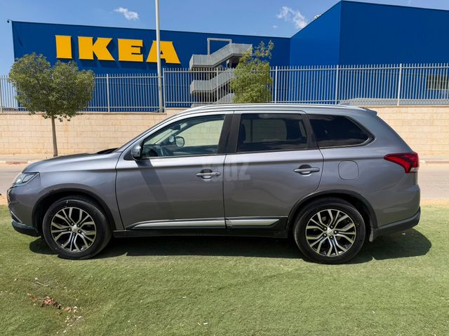 מיצובישי אאוטלנדר