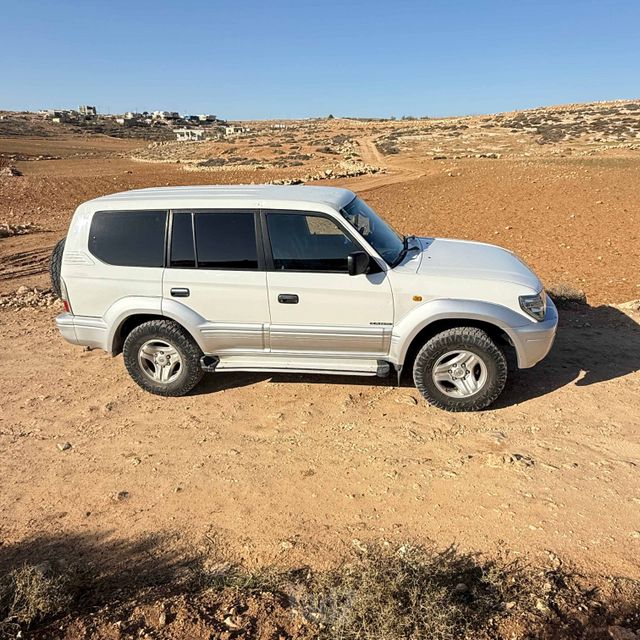 טויוטה לנד קרוזר