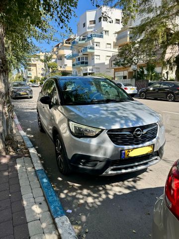 אופל קרוסלנד X