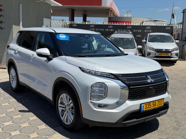מיצובישי אאוטלנדר