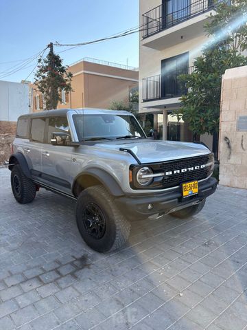 מודעת רכב פורד ברונקו