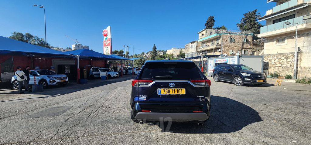 טויוטה RAV4