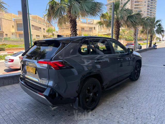 טויוטה RAV4