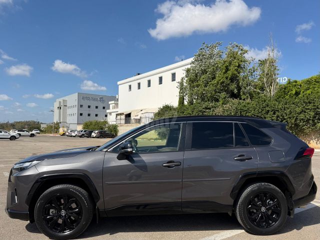 טויוטה RAV4