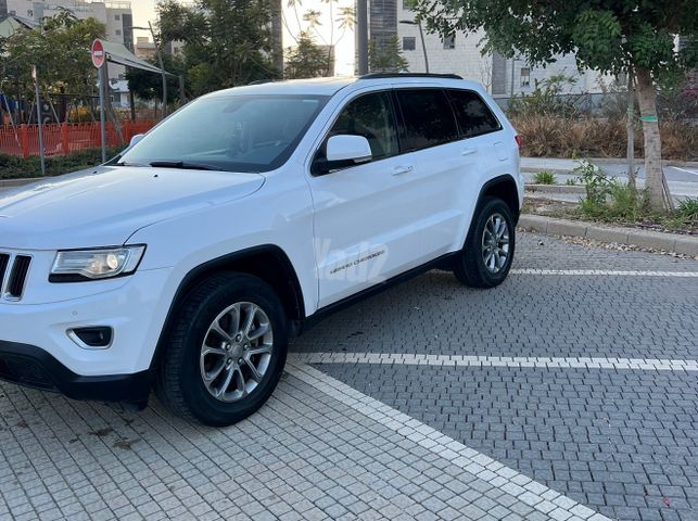 מודעת רכב ג'יפ גרנד צ'ירוקי