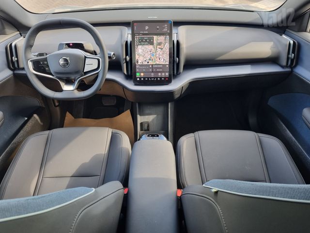 וולוו EX30