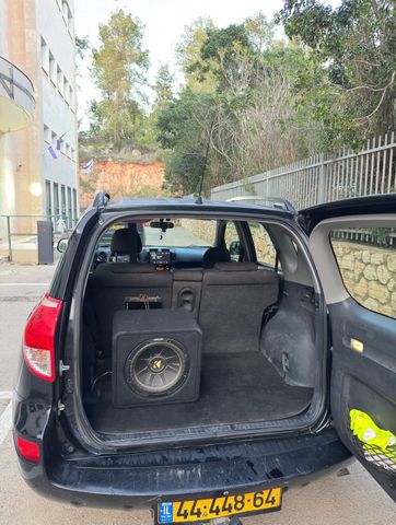 טויוטה RAV4
