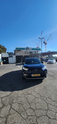 טויוטה RAV4