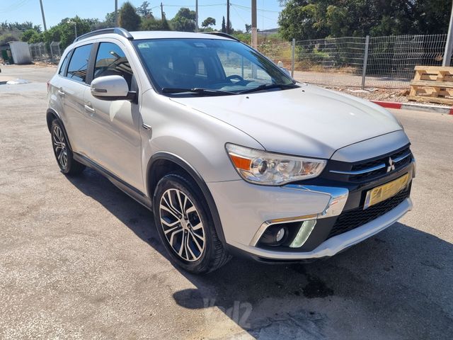 מודעת רכב מיצובישי ASX
