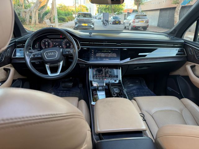 אאודי Q7
