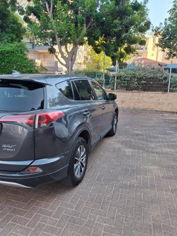 טויוטה RAV4