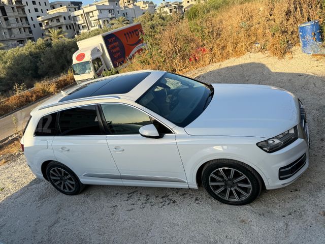 אאודי Q7