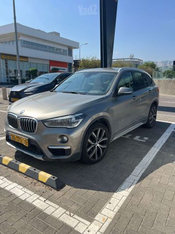ב מ וו X1