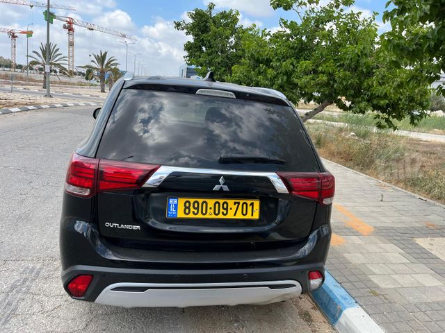 מיצובישי אאוטלנדר