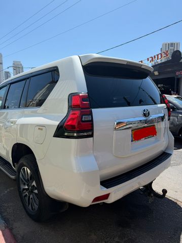 טויוטה לנד קרוזר