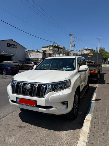טויוטה לנד קרוזר