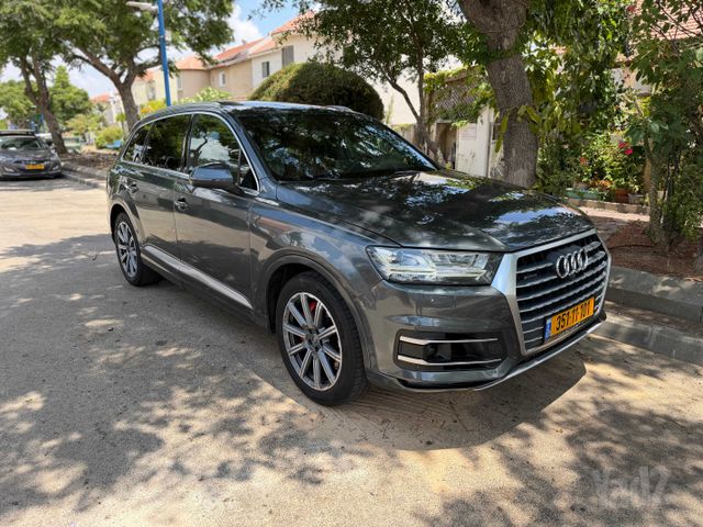 מודעת רכב אאודי Q7 2