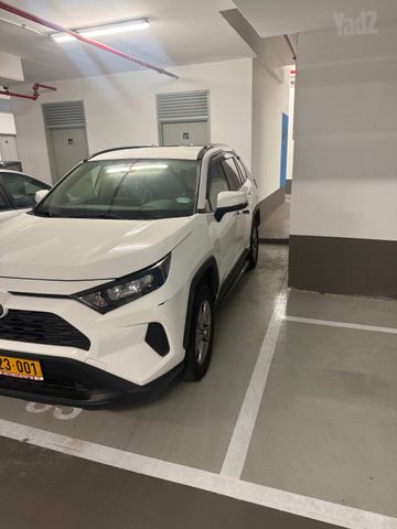 טויוטה RAV4