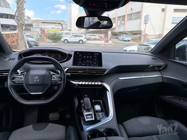פיג'ו 3008