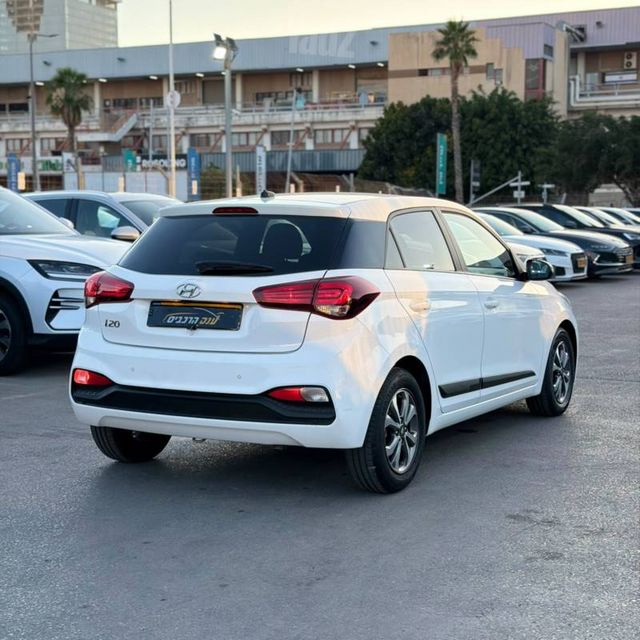 יונדאי i20