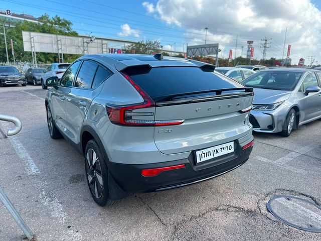וולוו C40