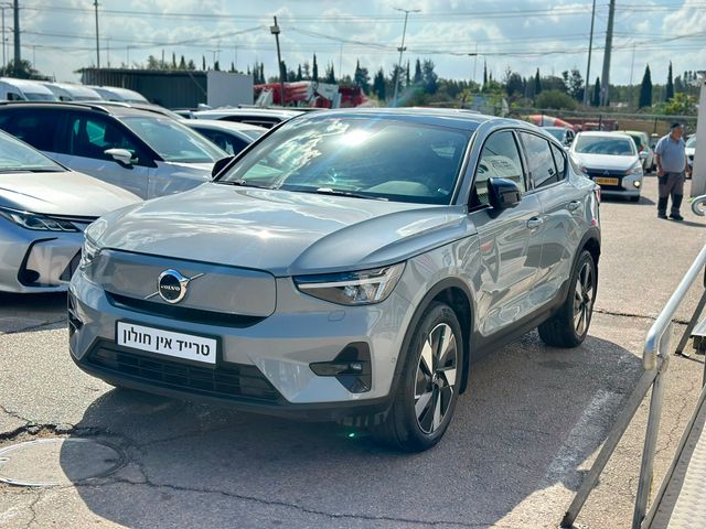 מודעת רכב וולוו C40 2
