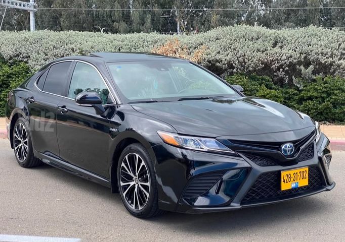 טויוטה קאמרי