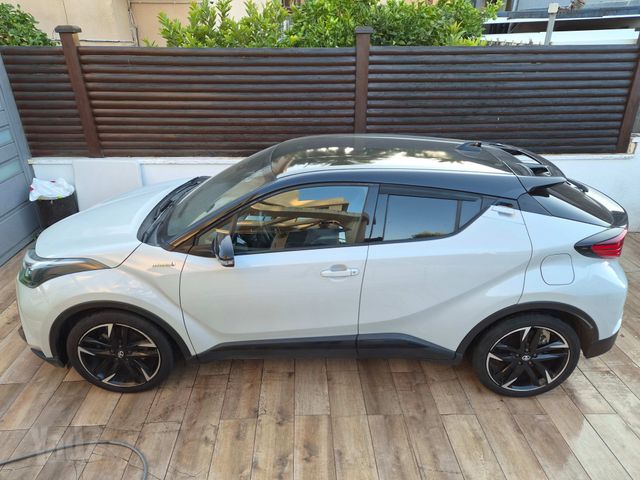 מודעת רכב טויוטה C-HR