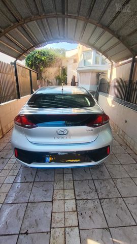 יונדאי איוניק
