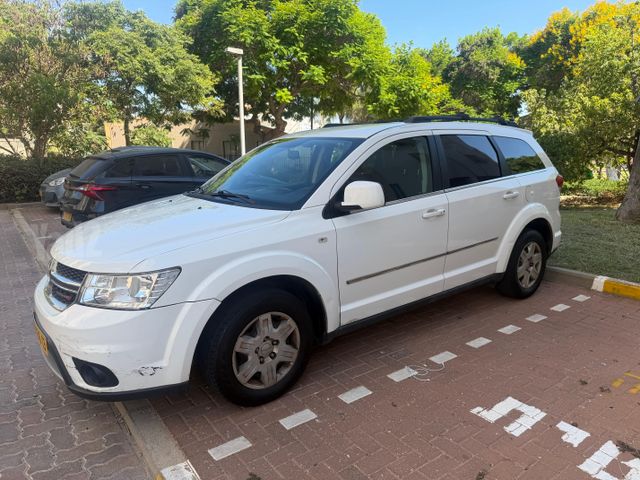 מודעת רכב דודג' ג'רני