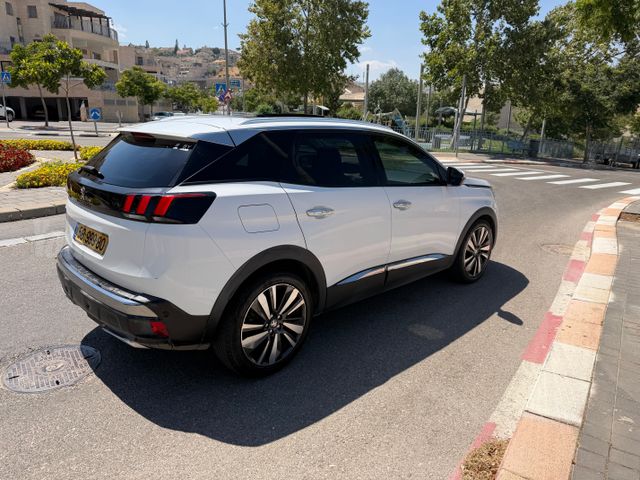 פיג'ו 3008