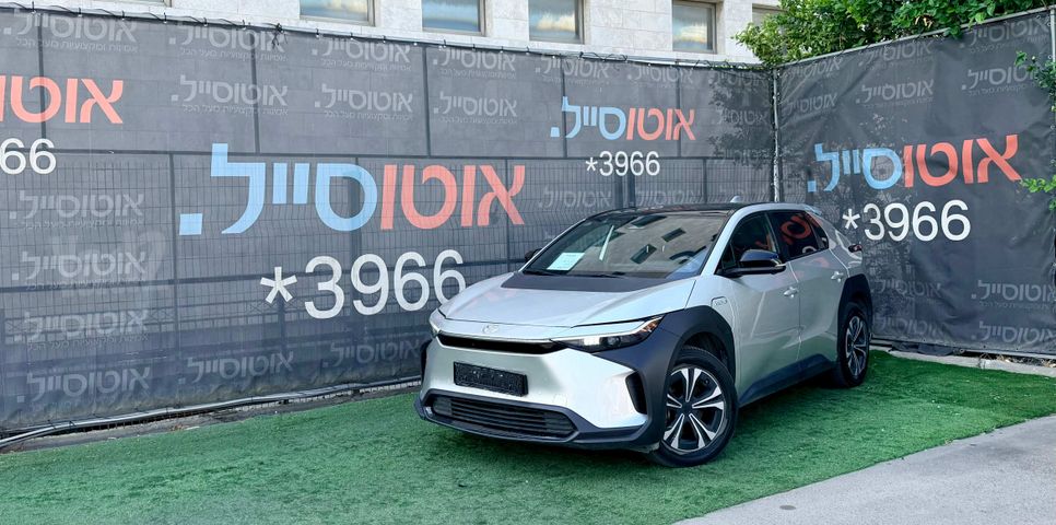 מודעת רכב טויוטה bZ4X
