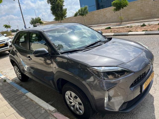 מודעת רכב טויוטה יאריס קרוס 2