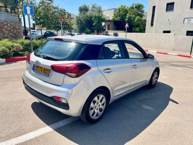 יונדאי i20