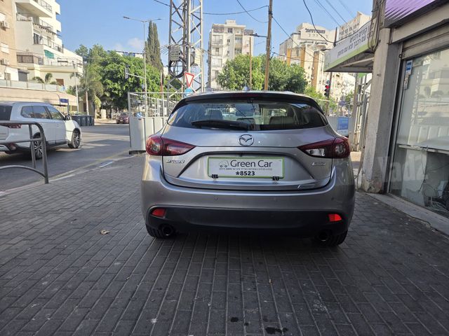 מאזדה 3