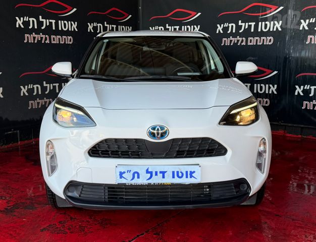מודעת רכב טויוטה יאריס קרוס