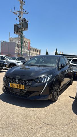 208 GT אוט׳ בנזין 1.2 (130 כ״ס)