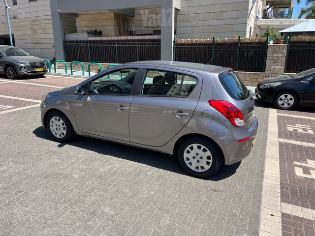 יונדאי i20