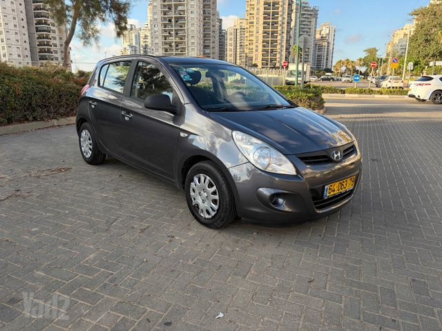 מודעת רכב יונדאי i20
