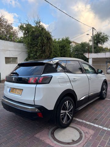 פיג'ו 3008