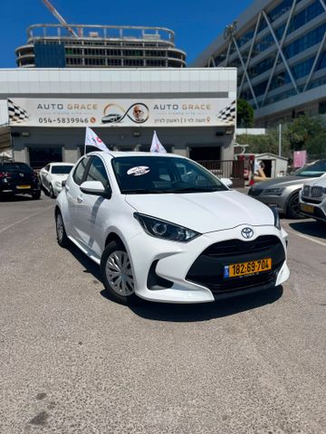 טויוטה יאריס
