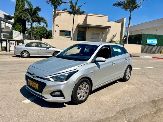 מודעת רכב יונדאי i20