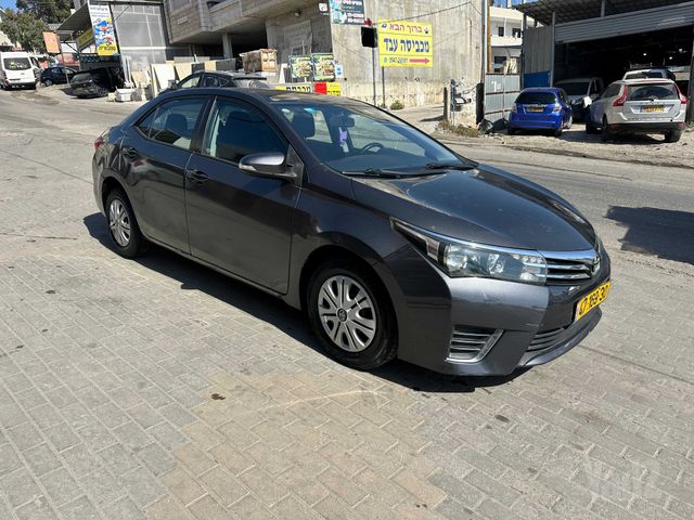 טויוטה קורולה
