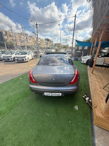 יגואר XJ